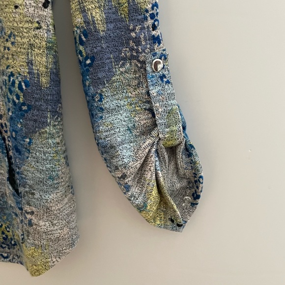 Ladies top - Picture 3 of 4